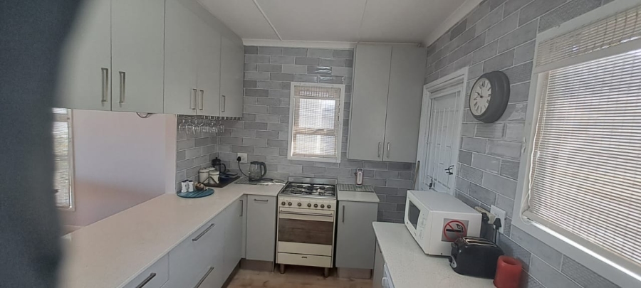 To Let 3 Bedroom Property for Rent in Rooi Els Western Cape